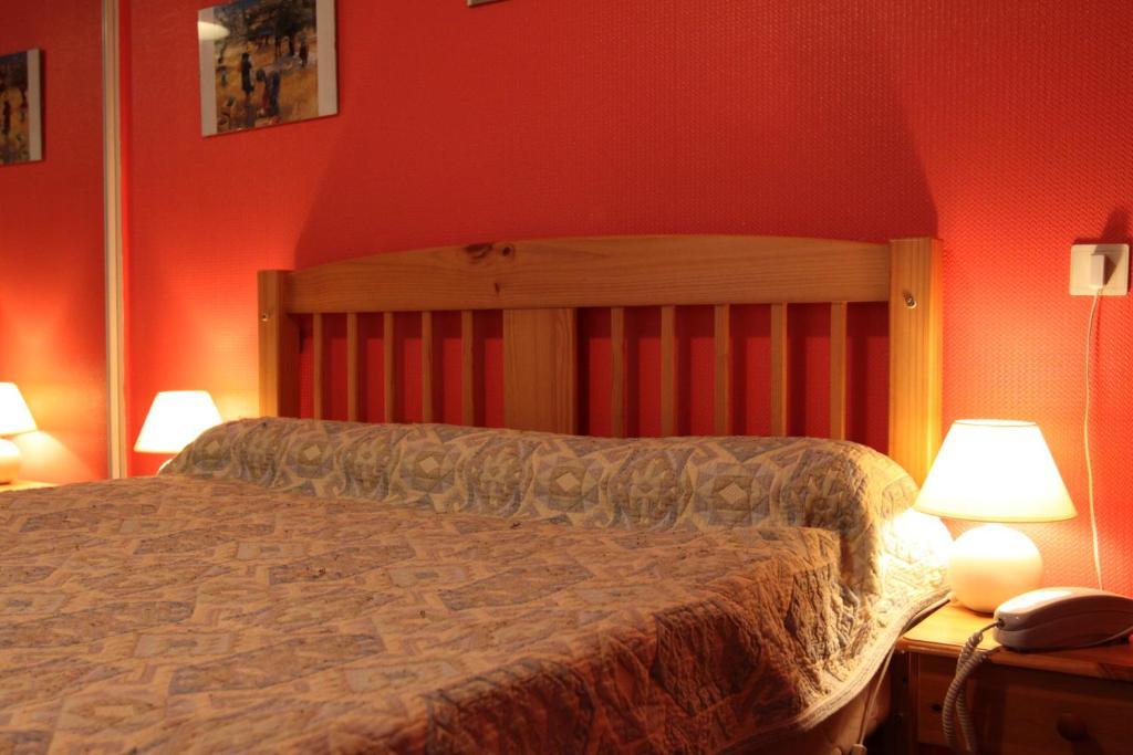 Logis Hotel Et Restaurant La Tour Brette Pontorson Luaran gambar