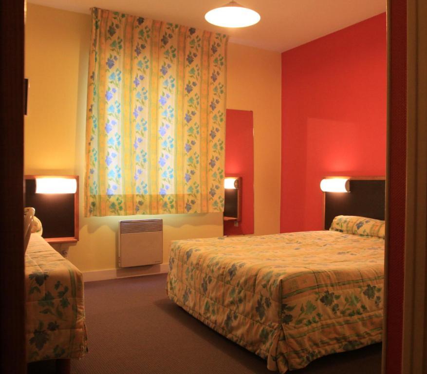 Logis Hotel Et Restaurant La Tour Brette Pontorson Luaran gambar