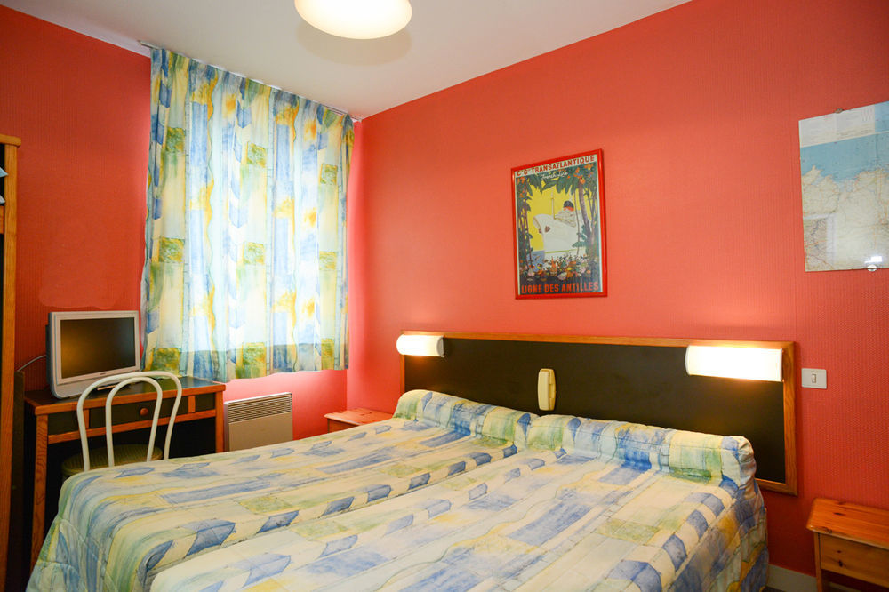 Logis Hotel Et Restaurant La Tour Brette Pontorson Luaran gambar