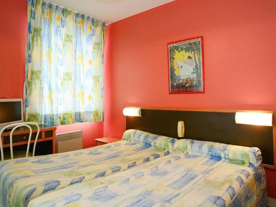 Logis Hotel Et Restaurant La Tour Brette Pontorson Luaran gambar